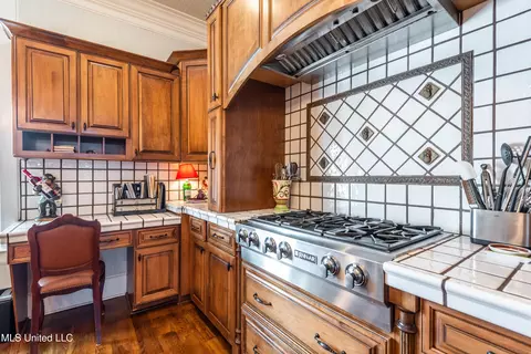 Kitchen - 4161 Misty Oaks Ln, Nesbit, MS 38651 photo 5 of 5