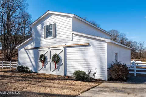 Exterior - 4161 Misty Oaks Ln, Nesbit, MS 38651 photo 14 of 22