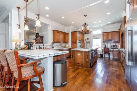 Kitchen - 4161 Misty Oaks Ln, Nesbit, MS 38651 photo 2 of 5