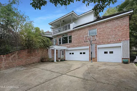 Exterior - 406 Roses Bluff Dr, Madison, MS 39110 photo 2 of 5