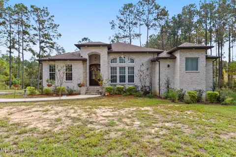 137 Debert Adams Rd, Lucedale, MS 39452