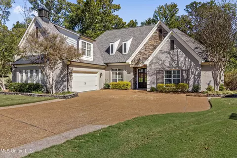1784 Hillshire E, Hernando, MS 38632 photo 2