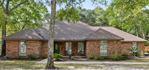 2724 Robert Hiram Dr, Gautier, MS 39553