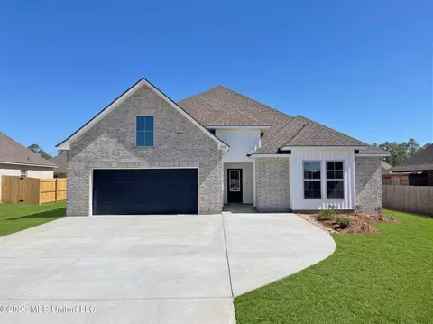 12110 Walker Rd, Ocean Springs, MS 39564