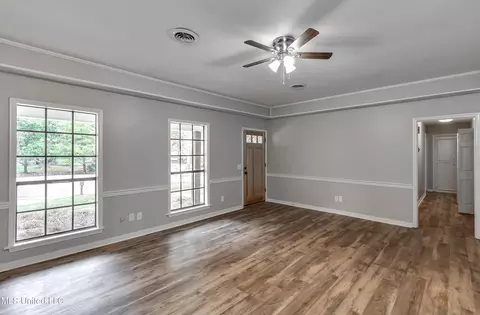 Living - 113 Cedar Ct, Madison, MS 39110 photo 4 of 6