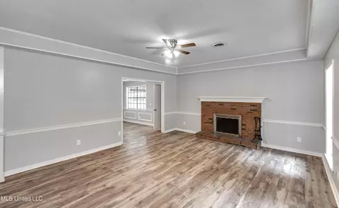 Living - 113 Cedar Ct, Madison, MS 39110 photo 1 of 6