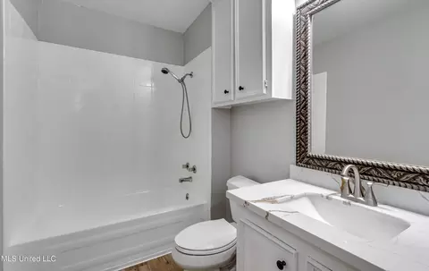 Bath - 113 Cedar Ct, Madison, MS 39110 photo 3 of 5