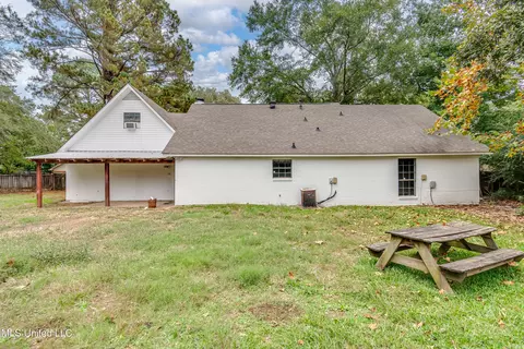 Exterior - 113 Cedar Ct, Madison, MS 39110 photo 6 of 14
