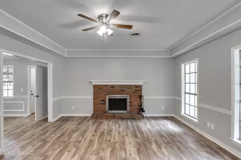 Living - 113 Cedar Ct, Madison, MS 39110 photo 2 of 6