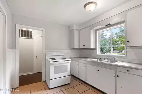 5440 Grafton St, Jackson, MS 39206 photo 4