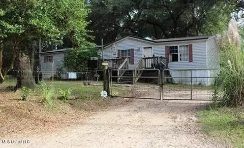 29323 Deschamp Rd, Pass Christian, MS 39571