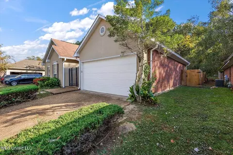 Exterior - 274 Azalea Ct, Brandon, MS 39047 photo 2 of 3