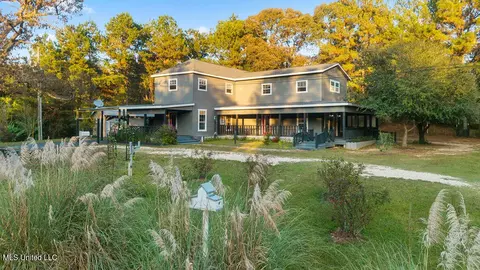 634 Beach Rd, Poplarville, MS 39470