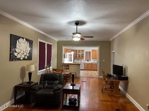 518 W Oak St, Crosby, MS 39633
