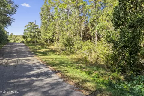 Hillside Road, Biloxi, MS 39532