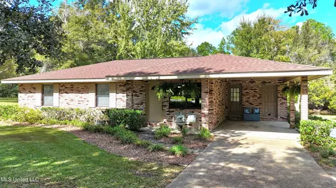 9150 Woolmarket Rd, Biloxi, MS 39532