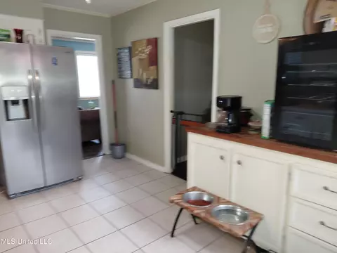 Kitchen - 1443 Sheffield Dr, Jackson, MS 39211 photo 2 of 3