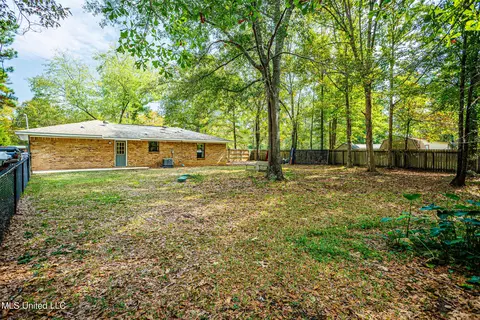 Exterior - 413 Mallard Pt, Brandon, MS 39042 photo 4 of 5