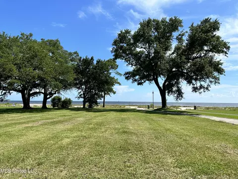 2507 Beach Blvd, Pascagoula, MS 39567