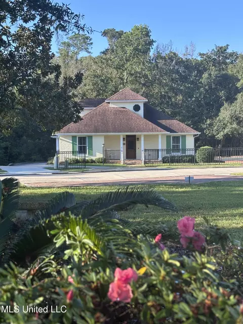 1529 Magnolia St #12, Gulfport, MS 39507