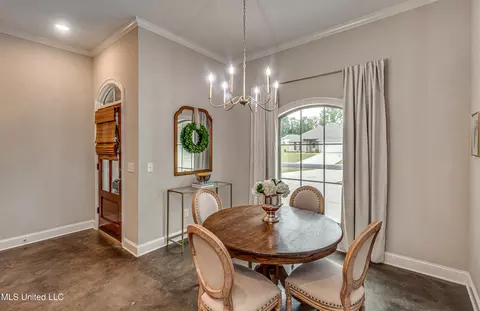 260 Chartleigh Cir, Canton, MS 39046 photo 8