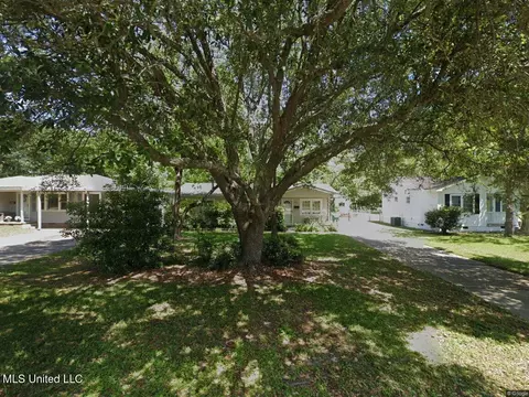4002 Chamberlain Ave, Gulfport, MS 39507