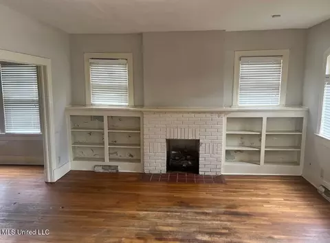 Living - 627 Mohawk Ave, Jackson, MS 39216 photo 1 of 2