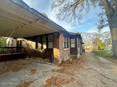 Exterior - 627 Mohawk Ave, Jackson, MS 39216 photo 2 of 3