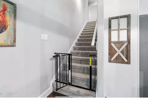 Entry Way - 5199 Dixie Creek Dr, Hernando, MS 38632 photo 4 of 4
