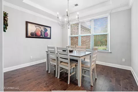 Dining - 5199 Dixie Creek Dr, Hernando, MS 38632 photo 1 of 2