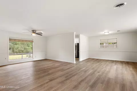 Living - 5256 Parkway Dr, Jackson, MS 39211 photo 1 of 3