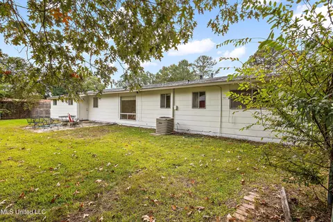 Exterior - 5256 Parkway Dr, Jackson, MS 39211 photo 3 of 3