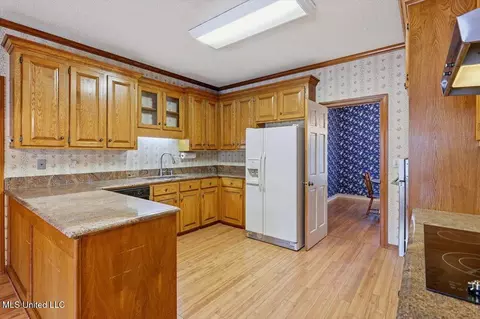 Kitchen - 135 Easthaven Dr, Brandon, MS 39042 photo 1 of 4