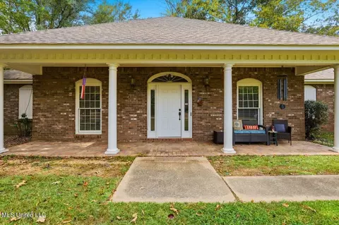 Exterior - 135 Easthaven Dr, Brandon, MS 39042 photo 1 of 6