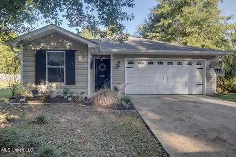 98199 Kapalama Dr, Diamondhead, MS 39525
