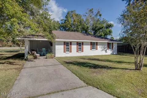 408 Favre St, Waveland, MS 39576