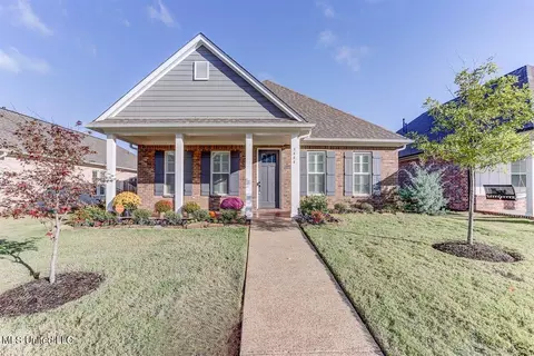 3444 Hatton Dr, Nesbit, MS 38651