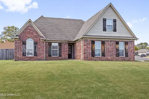 7325 Willow Point Dr, Horn Lake, MS 38637