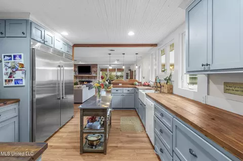 Kitchen - 781 Miggins Rd, Canton, MS 39046 photo 8 of 9