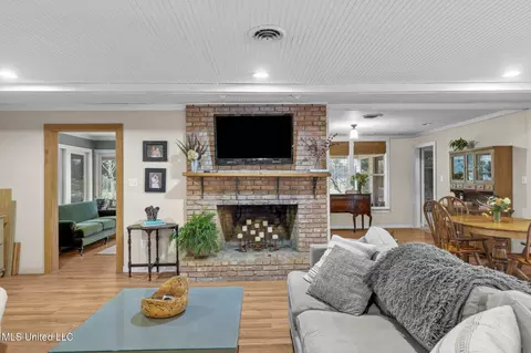Living - 781 Miggins Rd, Canton, MS 39046 photo 1 of 4
