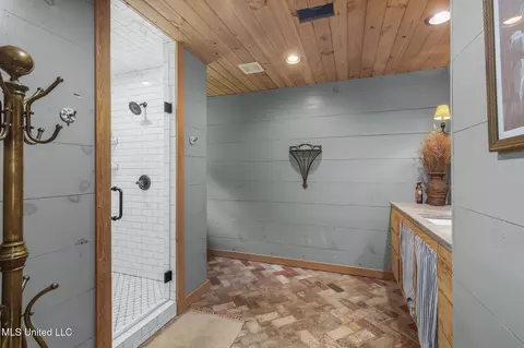 Bath - 781 Miggins Rd, Canton, MS 39046 photo 1 of 8