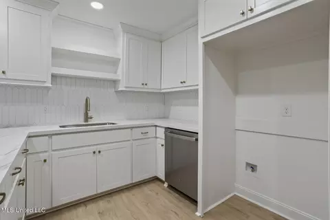 Other - 445 Armour Dr, Jackson, MS 39211 photo 3 of 11