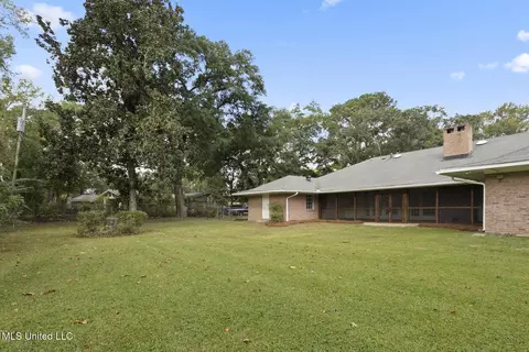 Exterior - 445 Armour Dr, Jackson, MS 39211 photo 3 of 3