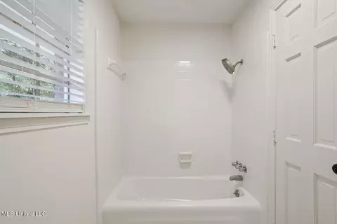 Bath - 445 Armour Dr, Jackson, MS 39211 photo 3 of 5