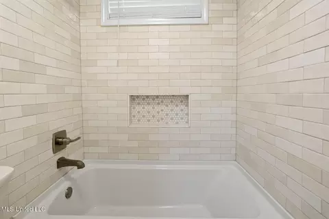 Bath - 445 Armour Dr, Jackson, MS 39211 photo 4 of 5