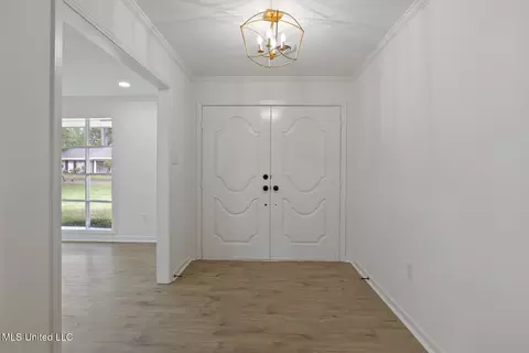 Entry Way - 445 Armour Dr, Jackson, MS 39211 photo 1 of 2