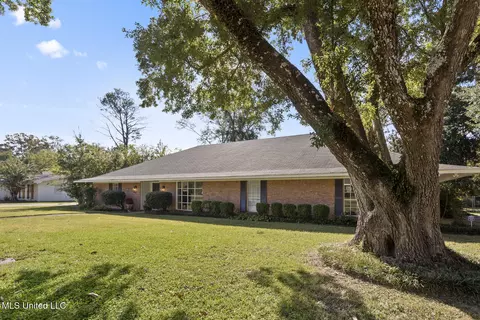 Exterior - 445 Armour Dr, Jackson, MS 39211 photo 1 of 3