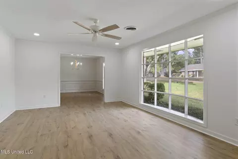 Living - 445 Armour Dr, Jackson, MS 39211 photo 1 of 5