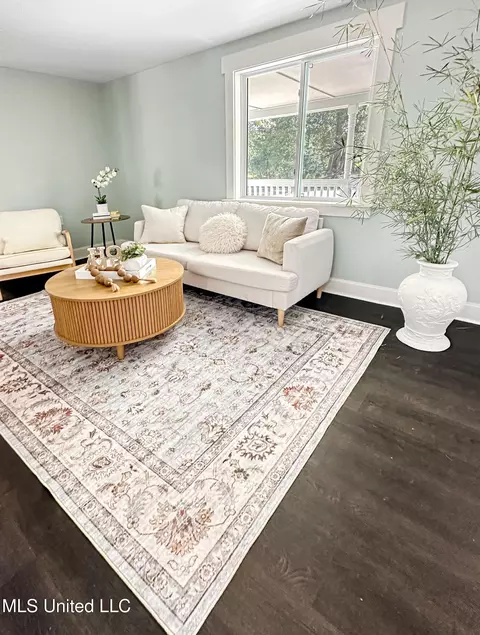 Living - 4837 Diamond Ave, Moss Point, MS 39563 photo 2 of 2