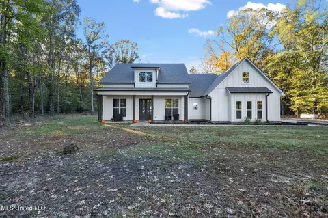 72 Dry Field Cv, Byhalia, MS 38611